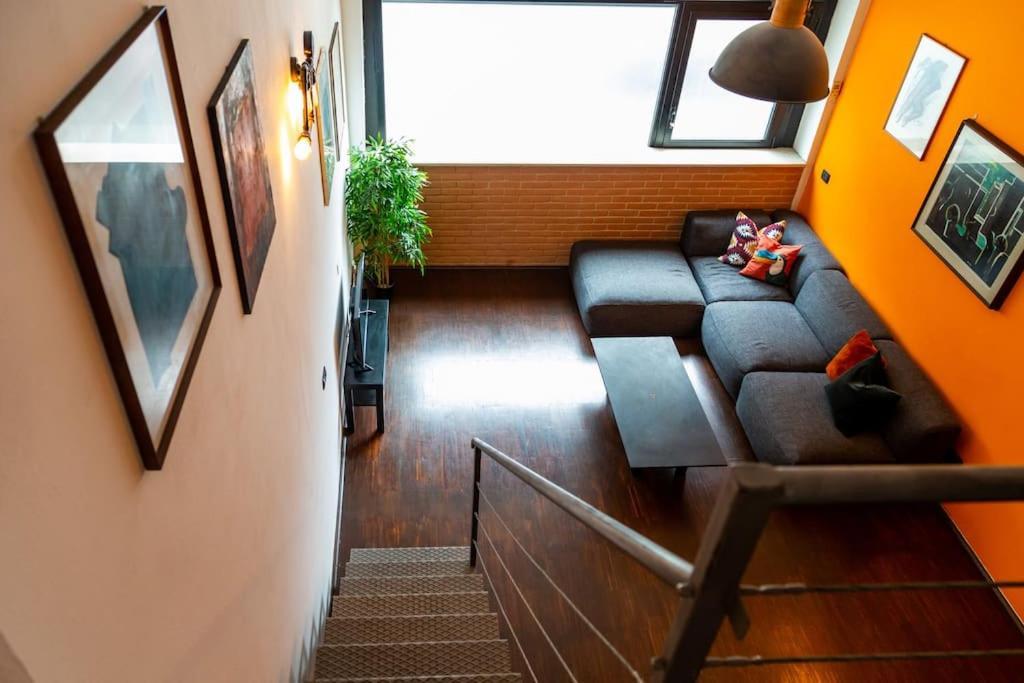 2 Min Da Porta Genova - Elegante Bilocale Apartment มิลาน ภายนอก รูปภาพ