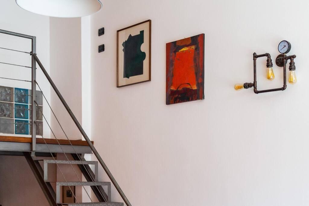 2 Min Da Porta Genova - Elegante Bilocale Apartment มิลาน ภายนอก รูปภาพ