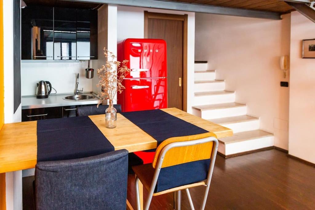 2 Min Da Porta Genova - Elegante Bilocale Apartment มิลาน ภายนอก รูปภาพ