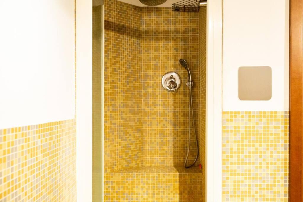 2 Min Da Porta Genova - Elegante Bilocale Apartment มิลาน ภายนอก รูปภาพ