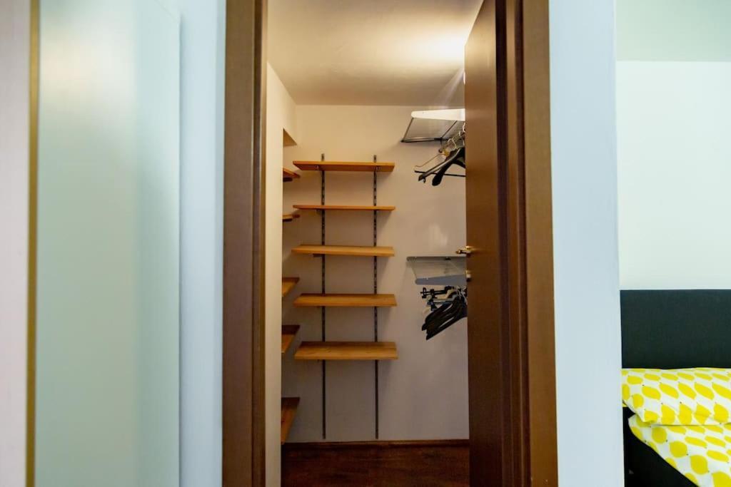 2 Min Da Porta Genova - Elegante Bilocale Apartment มิลาน ภายนอก รูปภาพ