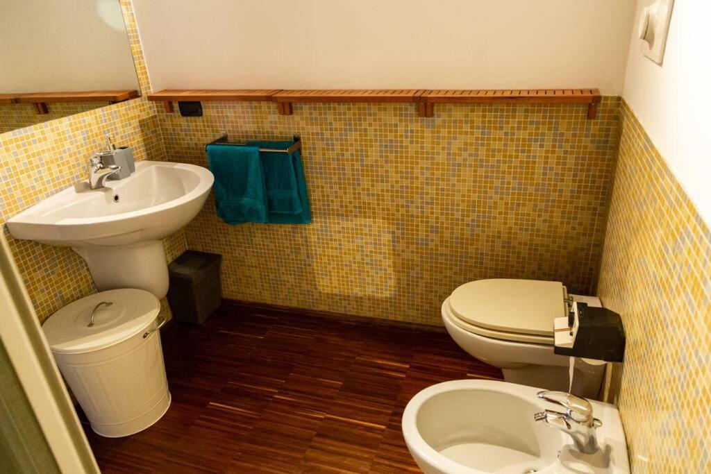 2 Min Da Porta Genova - Elegante Bilocale Apartment มิลาน ภายนอก รูปภาพ